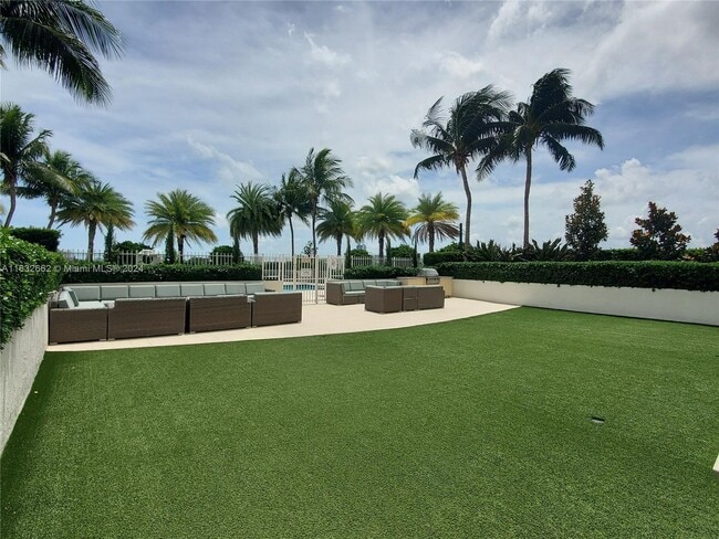 Photo - 3000 Coral Way Unidad 821
