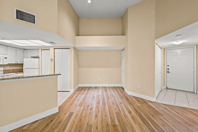Building Photo - 1109 Crestwood Ct S Unit 1109