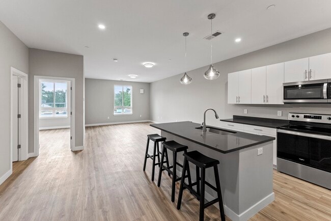 999 Main St Unit 205