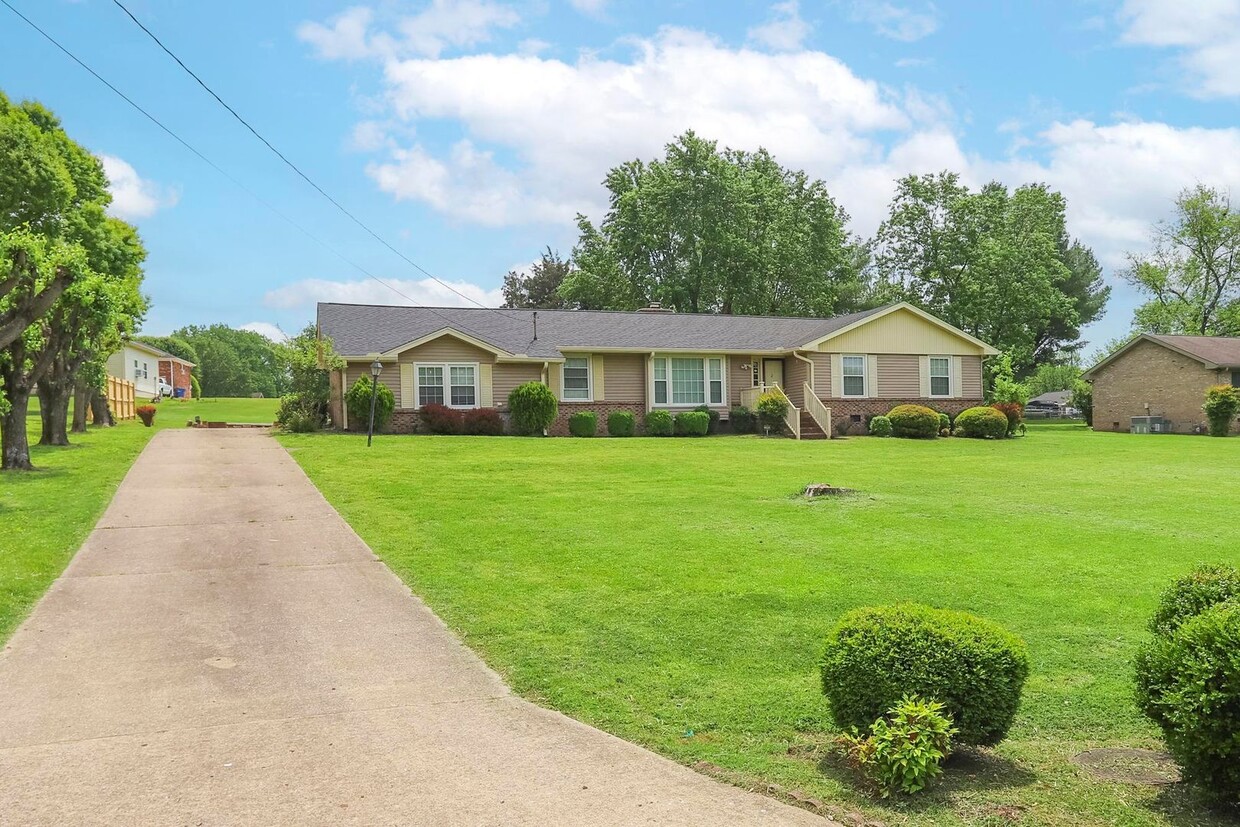 Photo - 505 W Angela Cir-