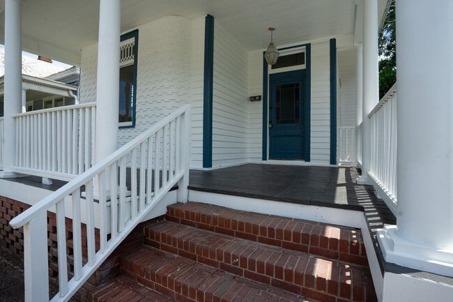 Photo - 410 3rd St