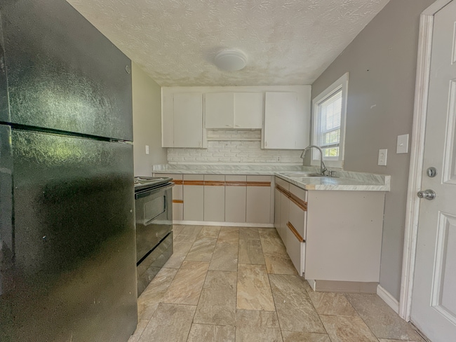 Photo - 804 E Cranford Ave