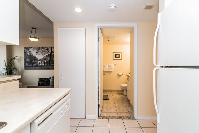 Photo - 1253 Av. de l'Hôtel-de-Ville Unit ID1261754P