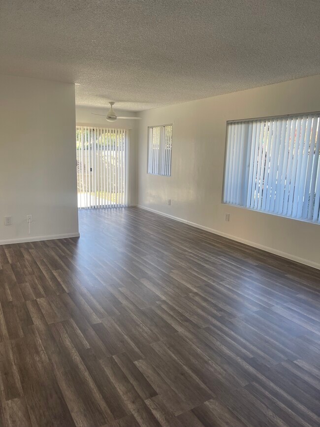 Photo - 555 Greenbrier Dr Unit 23