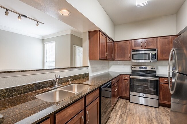 Arrive on University - Arrive on University Apartments