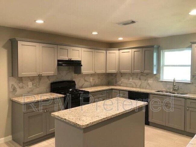 Photo - 5502 Chantilly Ln