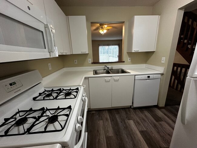 Photo - 1732 Bennigan Dr