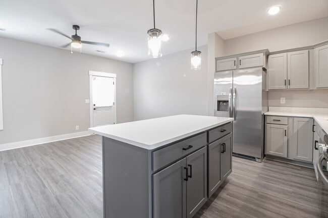 Photo - 403 Jonathan Wade Cir
