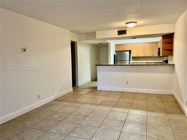 Photo - 5201 Geneva Ct Unit 102