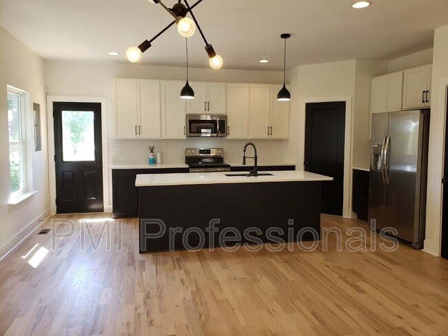 Photo - 215 Eisenhower Dr Unit A