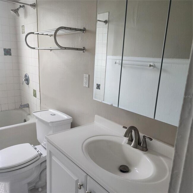 Photo - 2014 Jackson St N Unit 7