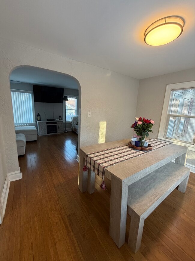 Photo - 2048 N Sheridan Rd