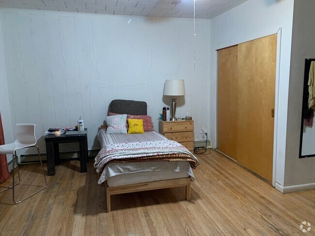 Building Photo - 28 Harrison Ave Unit 2nd floor Rental