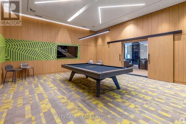 Photo - 202 Burnhamthorpe Rd E Unit 1610