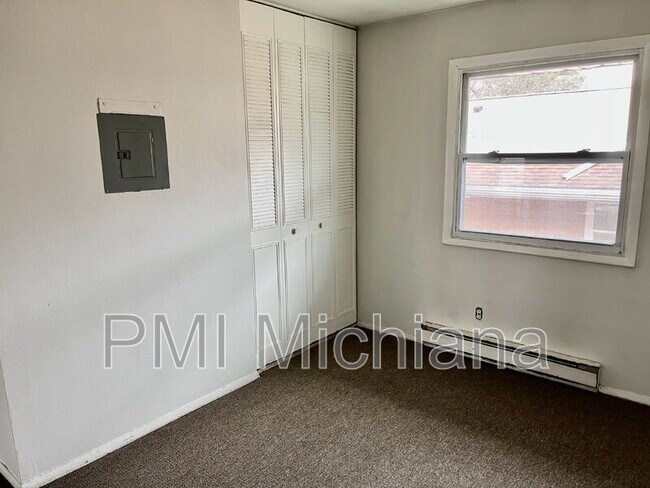 Photo - 2258 Huey St