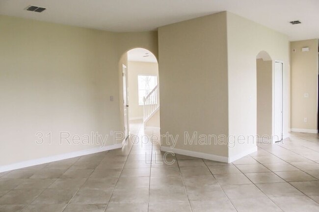 Photo - 1718 Thetford Cir