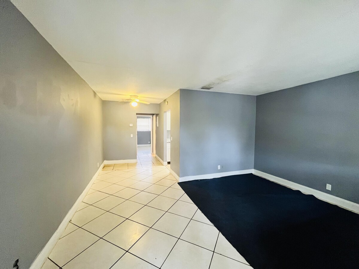 Photo - 635 SW 20th Ct Unit 9B