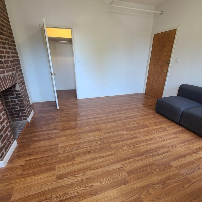 Photo - 122 India St