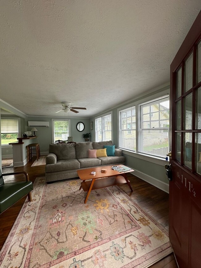 Photo - One Bedroom Garage Apartment in 5 Points!!