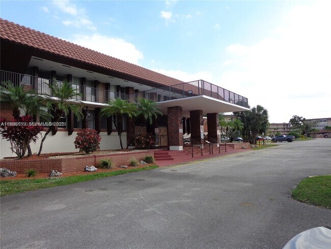 Photo - 2901 NW 47th Terrace Unidad 248B