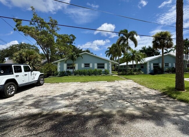Photo - 537 SW 34th Ter