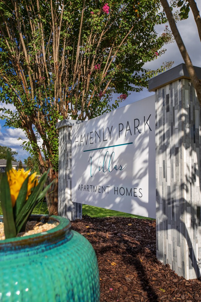 Building Photo - Havenly Park Villas Rental
