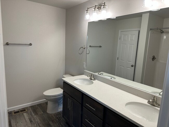 Photo - Spacious 3-bed 2.5 Bath - First Month Free!