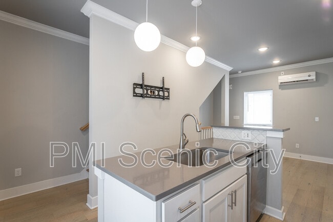 Photo - 444 Harper St
