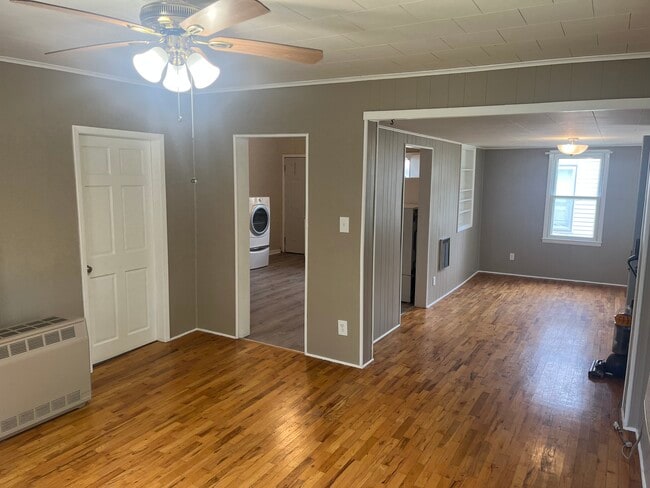 Photo - 212 W 5th St