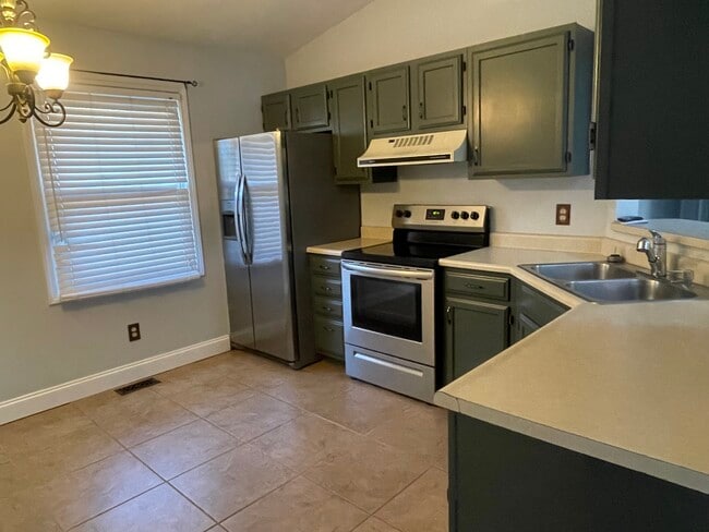 Photo - 3808 Raintree Dr