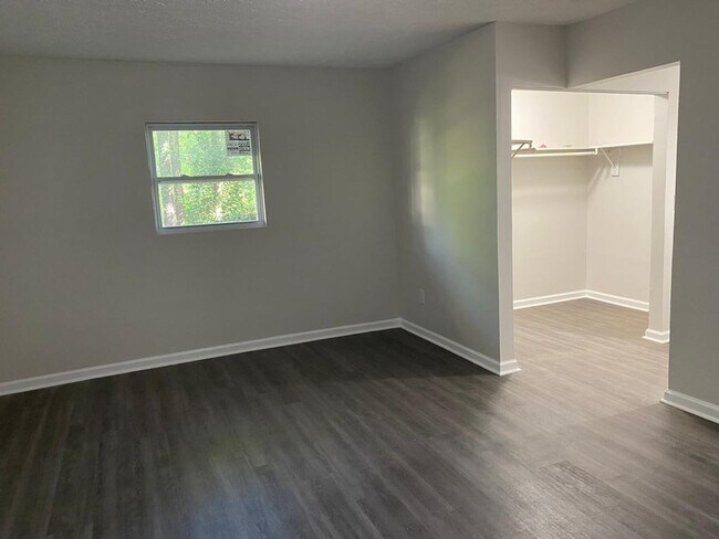 Photo - 3575 Oakvale Rd Unit 101