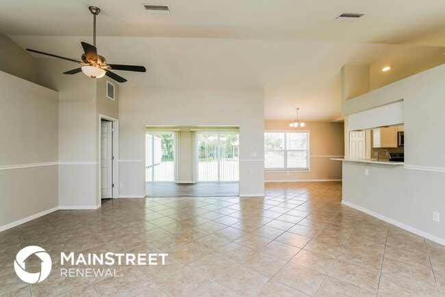 Photo - 2221 NE 3rd St