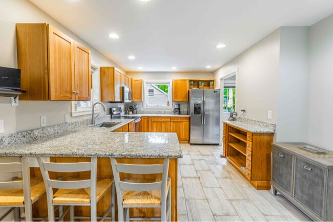 Photo - 121 Williams St