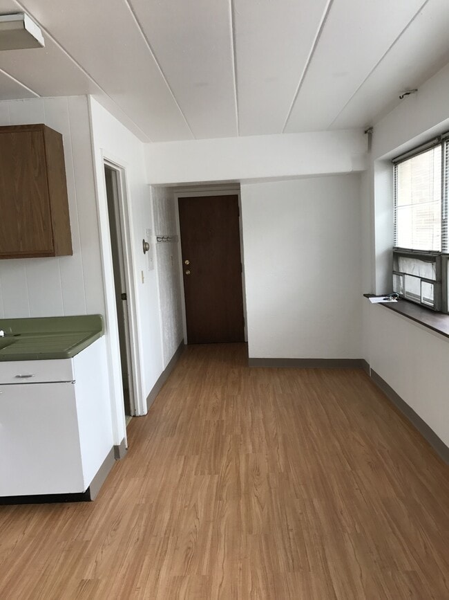 Photo - 140 W. Gorham