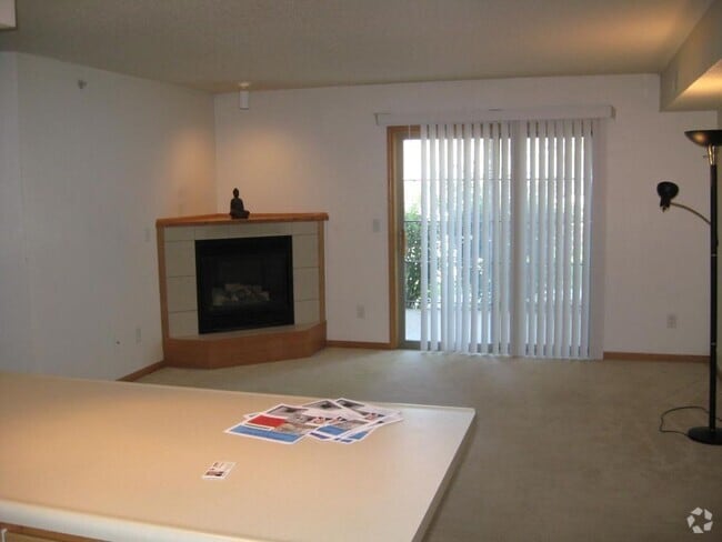 Building Photo - 2264 Holiday Rd Unit 50001 Rental