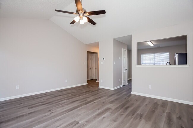 Photo - 6519 Sunman Rd