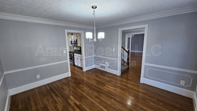 Photo - 4858 Glenwhite Dr