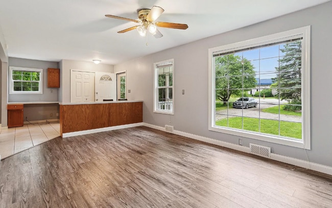 Photo - 21845 Novi Rd