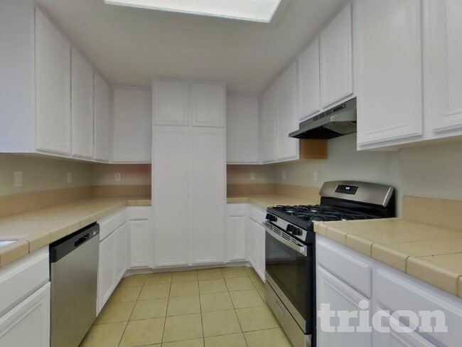 Photo - 16348 Appletree Ln