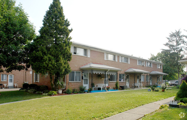 Building Photo - North Meadows Rental