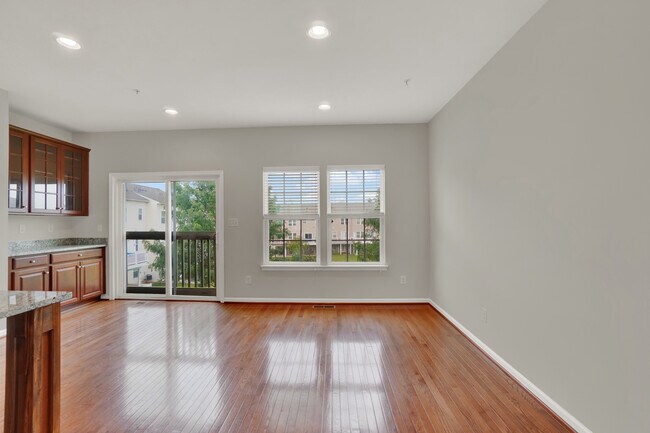 Photo - 1269 Elderslie Ln