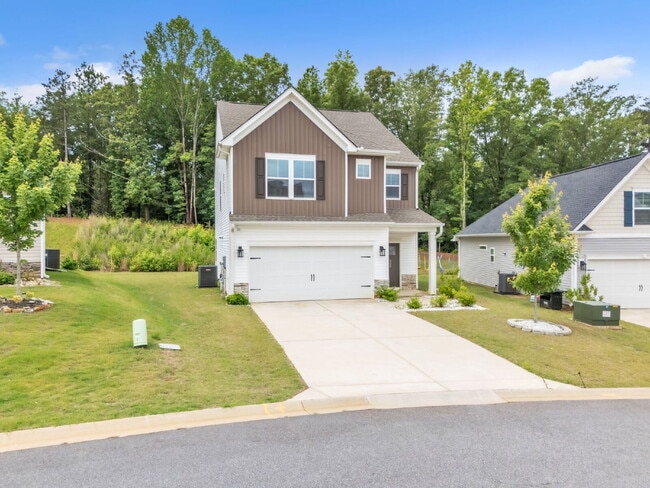 Photo - Elegant 3BR/2.5BA Home with Loft & 2-Car Garage in Persimmon Hill $2,100/mo rent