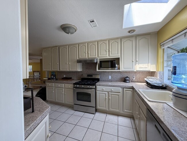 Photo - 3451 Flora Vista Ave