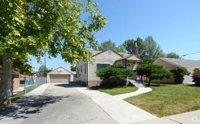 Building Photo - 767 Lisonbee Ave S Unit B Rental