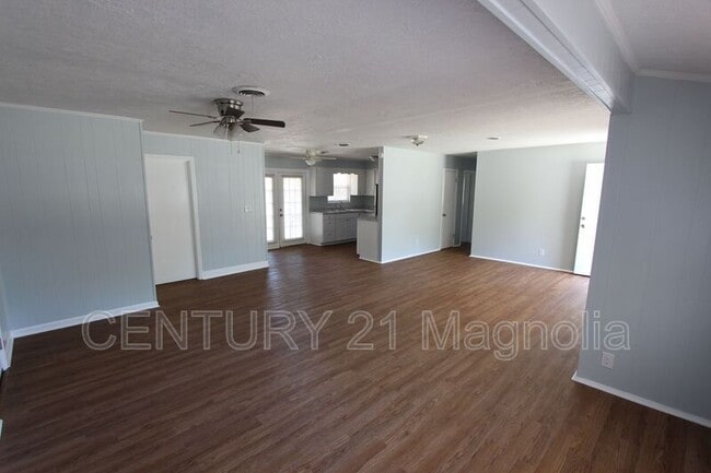 Photo - 2071 Fernwood Cir