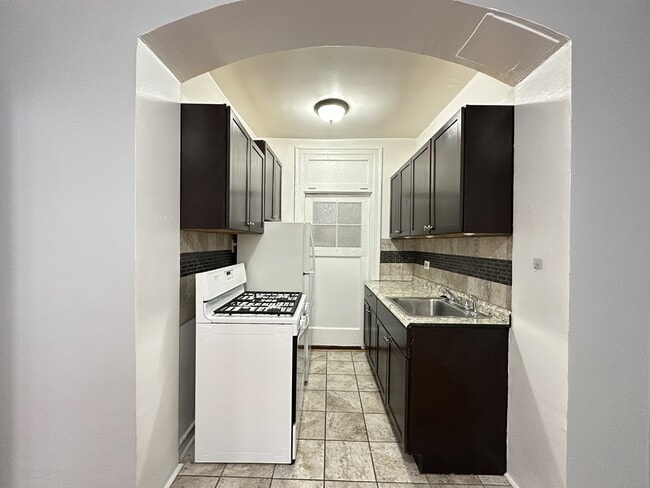 Photo - 1363 W Estes Ave Unit T1