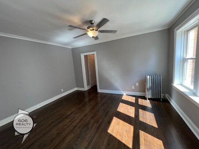Photo - East Albany Park Apts! Unit 4666-3F