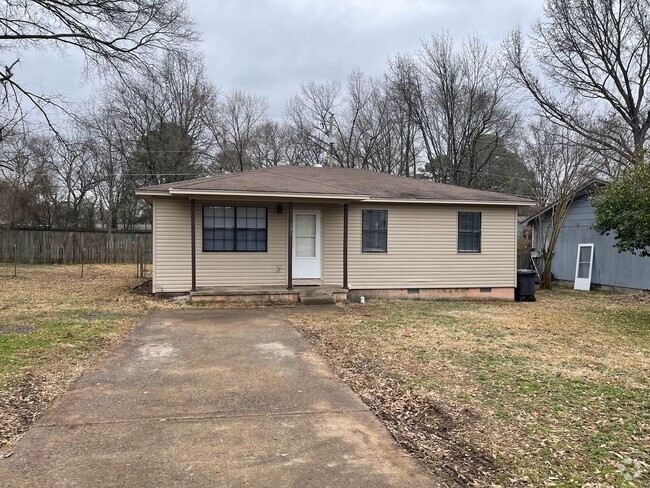 Building Photo - NEW REMODEL Rental