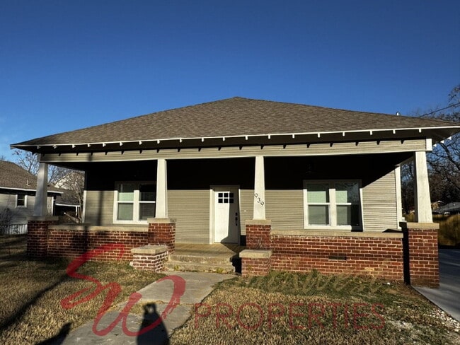 Building Photo - Brand new renovation! 3 bedroom 2 bathroom home!