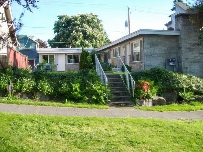 Building Photo - 2109 N 63rd St Unit 3B